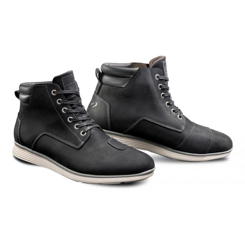 Chaussures moto Ixon Akron noires en cuir de vachette pleine fleur