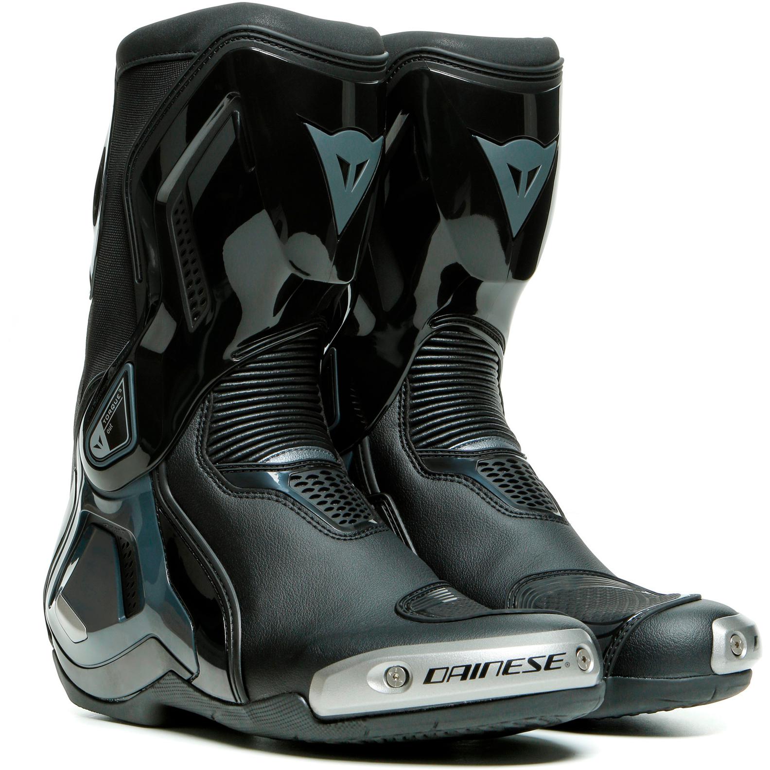 Les bottes Dainese Torque 3 Out Boots noires et grises à tige renforcée